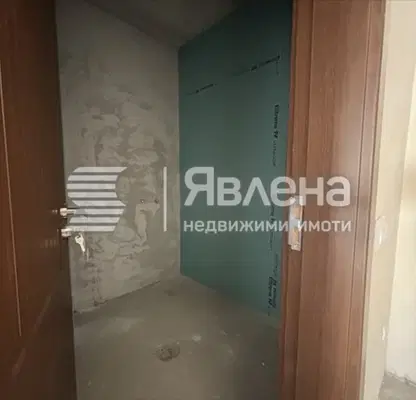 Снимка 3 — Просторен 2-стаен апартамент в центъра на Свети Влас с голяма тераса