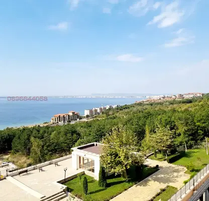 Снимка 2 — Тристаен апартамент в Бургас, Свети Влас