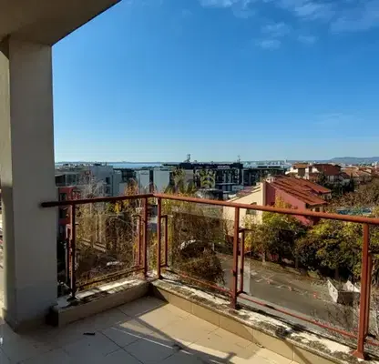 Снимка 4 — Тристаен апартамент в Бургас, Свети Влас