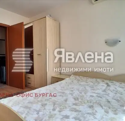 Снимка 3 — Тристаен апартамент в Бургас, Свети Влас