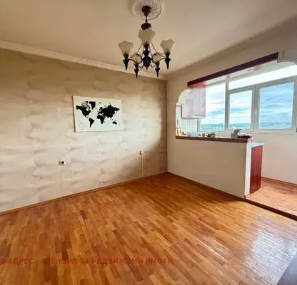 Photo 2 — 3-bedroom apartment in Tyrgovishte, Centyr