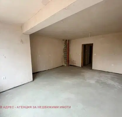 Снимка 3 — Двустаен апартамент в Търговище, Вароша