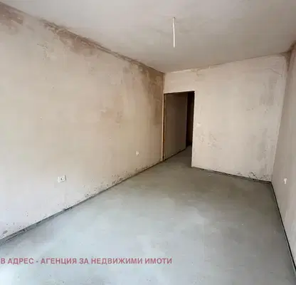 Снимка 5 — Двустаен апартамент в Търговище, Вароша