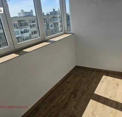 Снимка 3 — Двустаен апартамент в Автогара, Варна с тераса