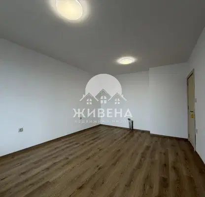 Снимка 2 — Двустаен апартамент с панорамна гледка в Автогара, Варна