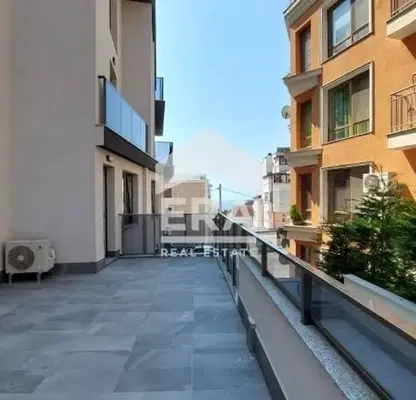 Снимка 4 — Едностаен апартамент с морска панорама в Бриз, Варна