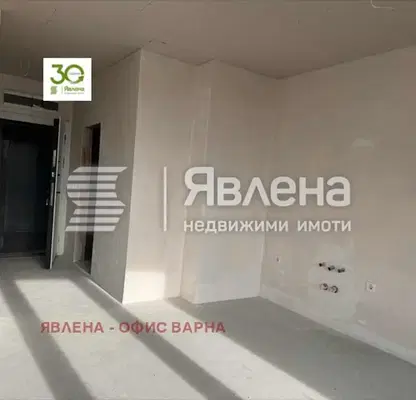 Снимка 2 — Двустаен апартамент с южно изложение в Бриз, Варна
