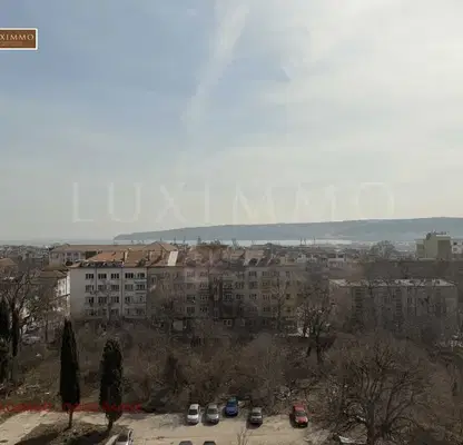 Снимка 5 — Тристаен апартамент с панорамна гледка в центъра на Варна