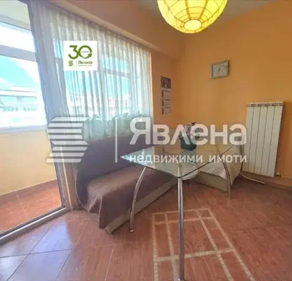 Снимка 4 — Четиристаен апартамент в Цветен квартал, Варна с тераса