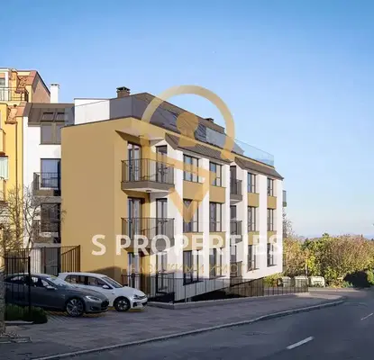 Снимка 2 — Двустаен апартамент с две тераси в Галата, Варна