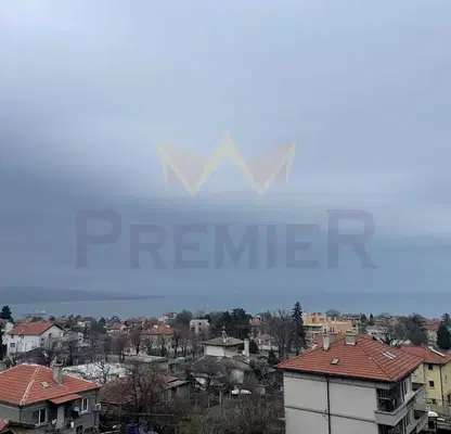 Снимка 5 — Двустаен апартамент с морска панорама в Галата, Варна