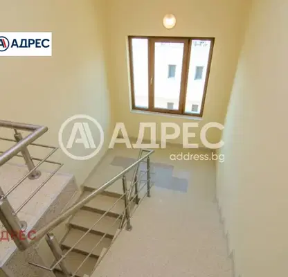 Снимка 5 — Тристаен апартамент във Варна, Галата