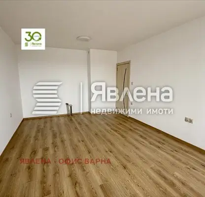 Снимка 3 — Двустаен апартамент във Варна, Гранд Мол