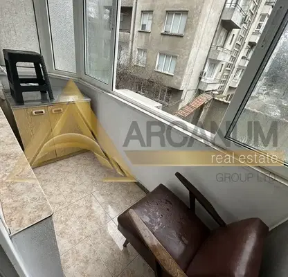 Снимка 4 — Двустаен апартамент на втори етаж в Колхозен пазар, Варна