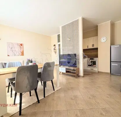 Photo 3 — Two-room apartment with balcony in m-t Alen mak, Varna