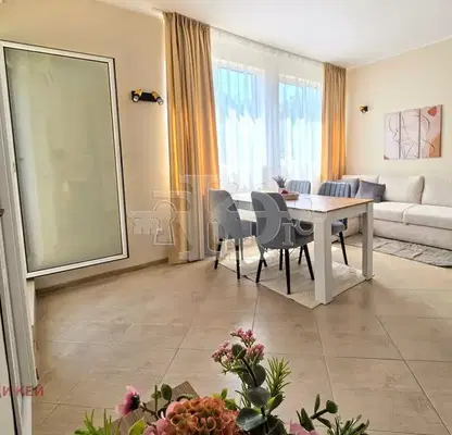 Photo 4 — Two-room apartment with balcony in m-t Alen mak, Varna