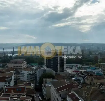 Снимка 4 — Тристаен апартамент във Варна, Операта