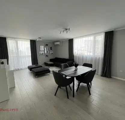 Снимка 3 — Просторен 3-стаен апартамент в к-с Лабиринт, Варна