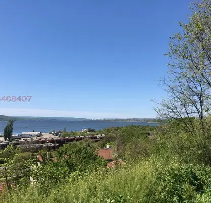 Снимка 3 — Тристаен апартамент с гледка към езерото в Погреби, Варна