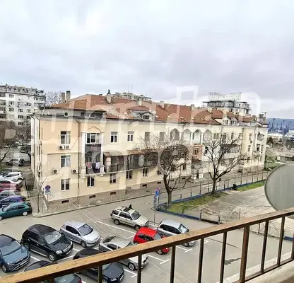 Снимка 3 — Двустаен апартамент с голяма тераса в Погреби, Варна