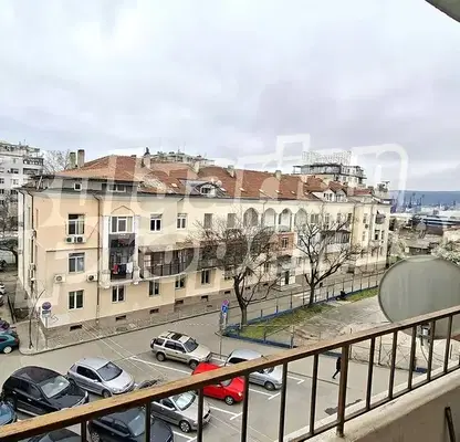 Снимка 5 — Двустаен апартамент с голяма тераса в Погреби, Варна