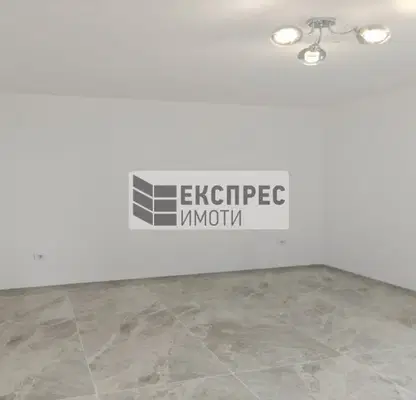 Снимка 2 — Двустаен апартамент в Трошево с паркомясто в затворен комплекс