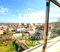 Снимка 2 — Тристаен апартамент с морска панорама в центъра на Виница