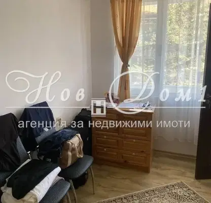 Снимка 2 — Тристаен апартамент с тераса във Виница, Варна