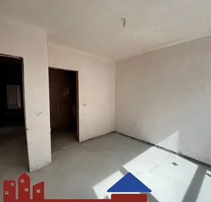 Снимка 3 — Тристаен апартамент 101 кв.м във Варна, Владислав Варненчик 2