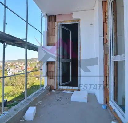 Снимка 4 — Двустаен апартамент с тераса и панорама във Възраждане 3, Варна