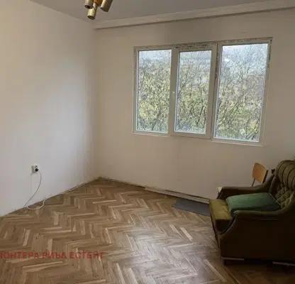 Photo 2 — 3-bedroom apartment in Varna, Zavod Drujba