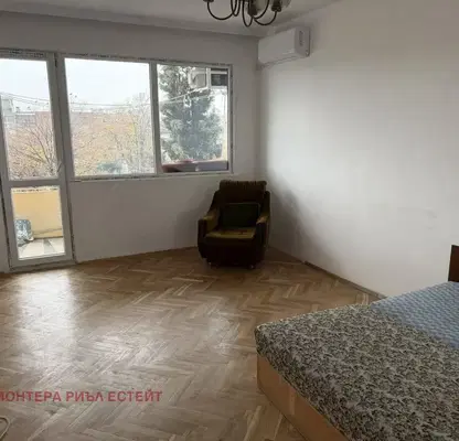Photo 3 — 3-bedroom apartment in Varna, Zavod Drujba