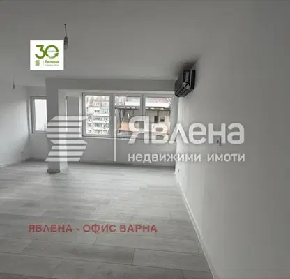Снимка 2 — Многостаен апартамент във Варна, Зимно кино Тракия