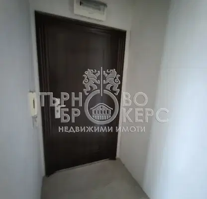 Снимка 5 — Двустаен апартамент във Велико Търново, Зона Б