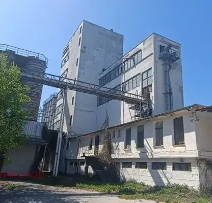 Photo 2 — Industrial Building in област София, Pravec