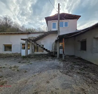 Снимка 5 — Промишлена сграда в Ловеч, с. Терзийско