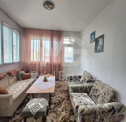 Photo 4 — Floor of House in Plovdiv, Kyuchuk Parij