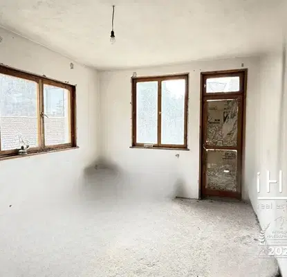 Photo 4 — Floor of House in област София, Kovachevci