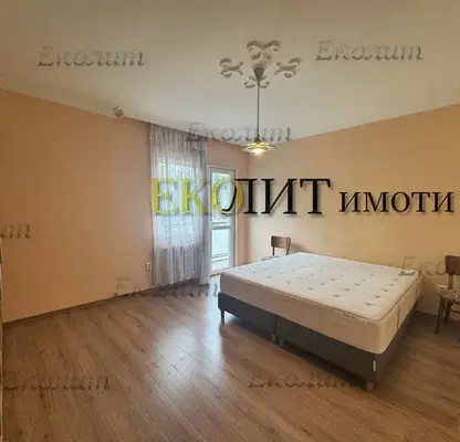 Снимка 5 — Етаж от къща в София, Изток