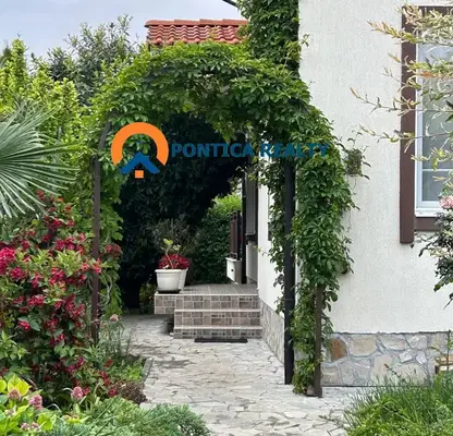 Снимка 4 — Къща в Бургас, Черноморец