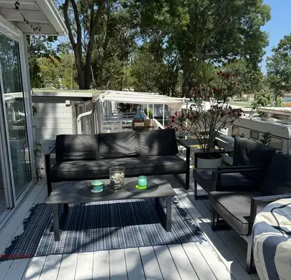 Photo 3 — Caravan with kitchen and bathroom in Chernomorets camping