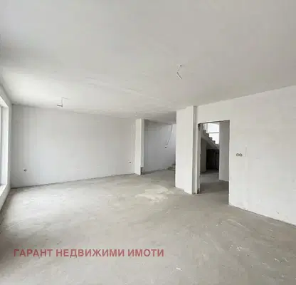 Снимка 3 — Къща в Габрово, Център