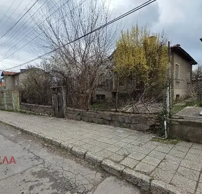 Photo 3 — House in Oblast Pernik, Radomir
