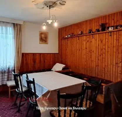 Снимка 5 — Къща с 3 стаи в с. Боснек, област Перник с две тераси