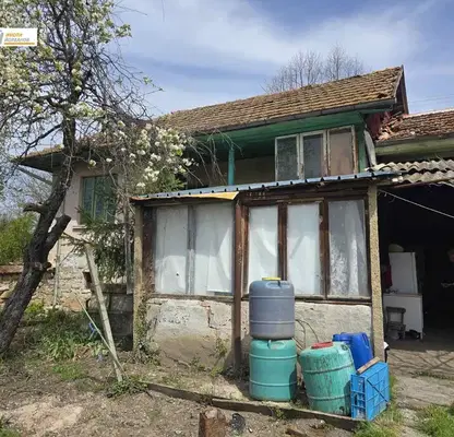 Снимка 4 — Къща във Велико Търново, с. Добри дял