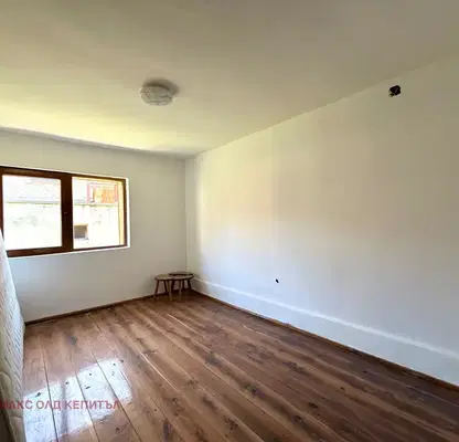 Снимка 4 — Къща във Велико Търново, с. Дрента