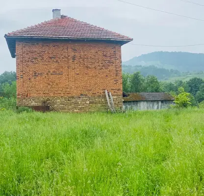 Снимка 4 — Къща в Ловеч, с. Голяма Желязна