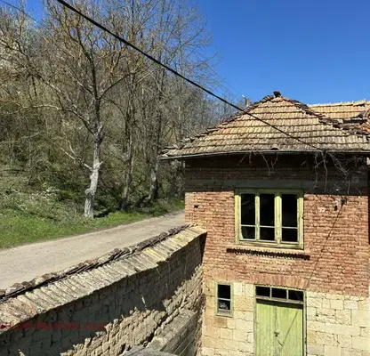 Photo 2 — House in Tyrgovishte, Gyrchinovo