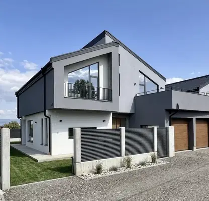Photo 2 — House in Lozen
