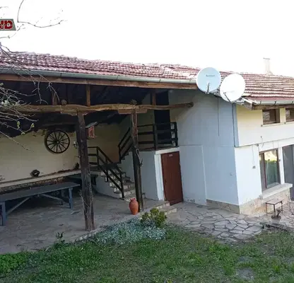 Снимка 2 — Двуетажна къща с 3 спални в с. Поповци, Вакарел